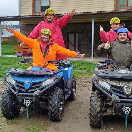 Country house гостинний двір 